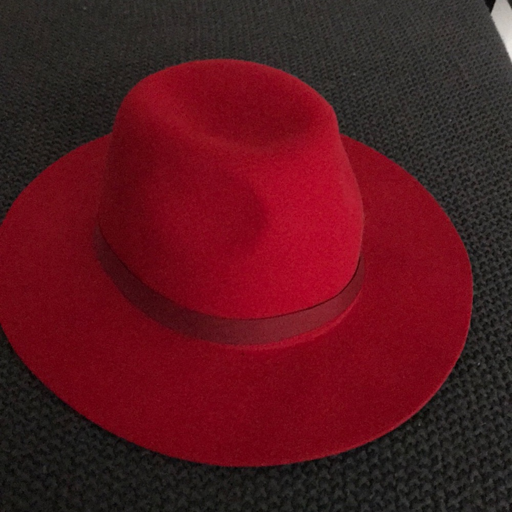 RED BRIXTON HAT